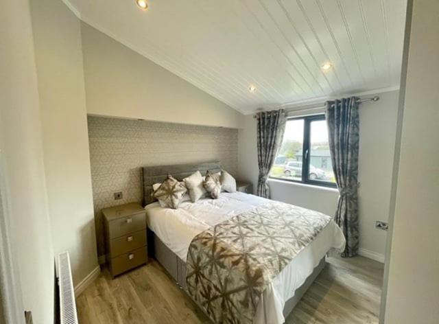 *Luxury Holiday Home With Hot Tub Close To Beach* Penally Buitenkant foto