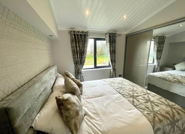 *Luxury Holiday Home With Hot Tub Close To Beach* Penally Buitenkant foto