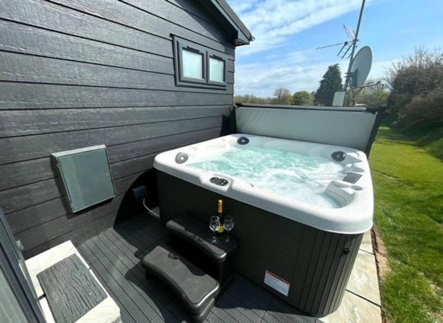 *Luxury Holiday Home With Hot Tub Close To Beach* Penally Buitenkant foto
