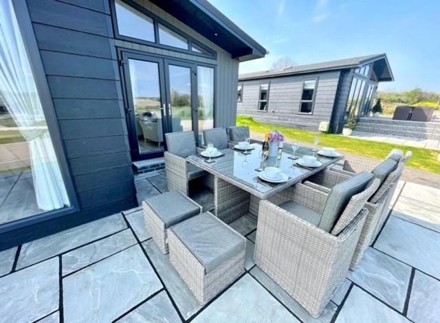*Luxury Holiday Home With Hot Tub Close To Beach* Penally Buitenkant foto