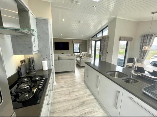 *Luxury Holiday Home With Hot Tub Close To Beach* Penally Buitenkant foto