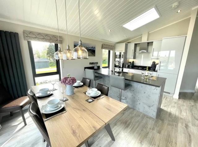 *Luxury Holiday Home With Hot Tub Close To Beach* Penally Buitenkant foto